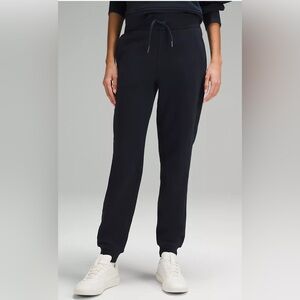 Lululemon Scuba High-Rise Jogger
Full Length Navy Size 4